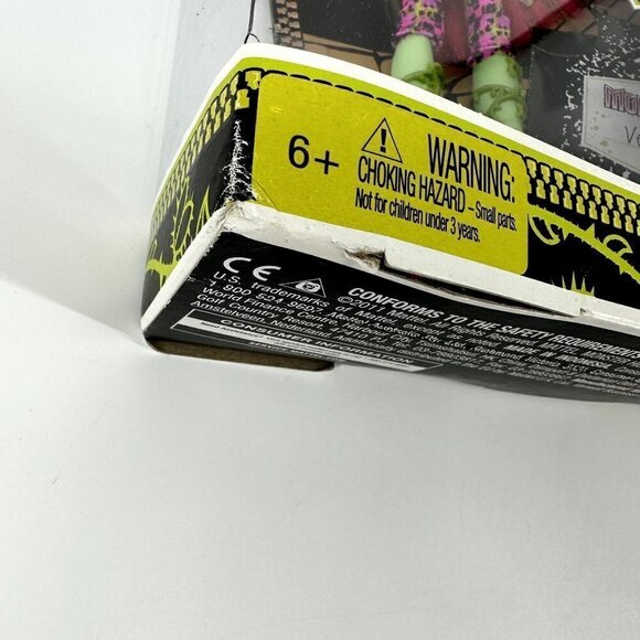 NIB Monster High Venus McFlytrap 2011 First Wave Retired - Picture 4 of 12